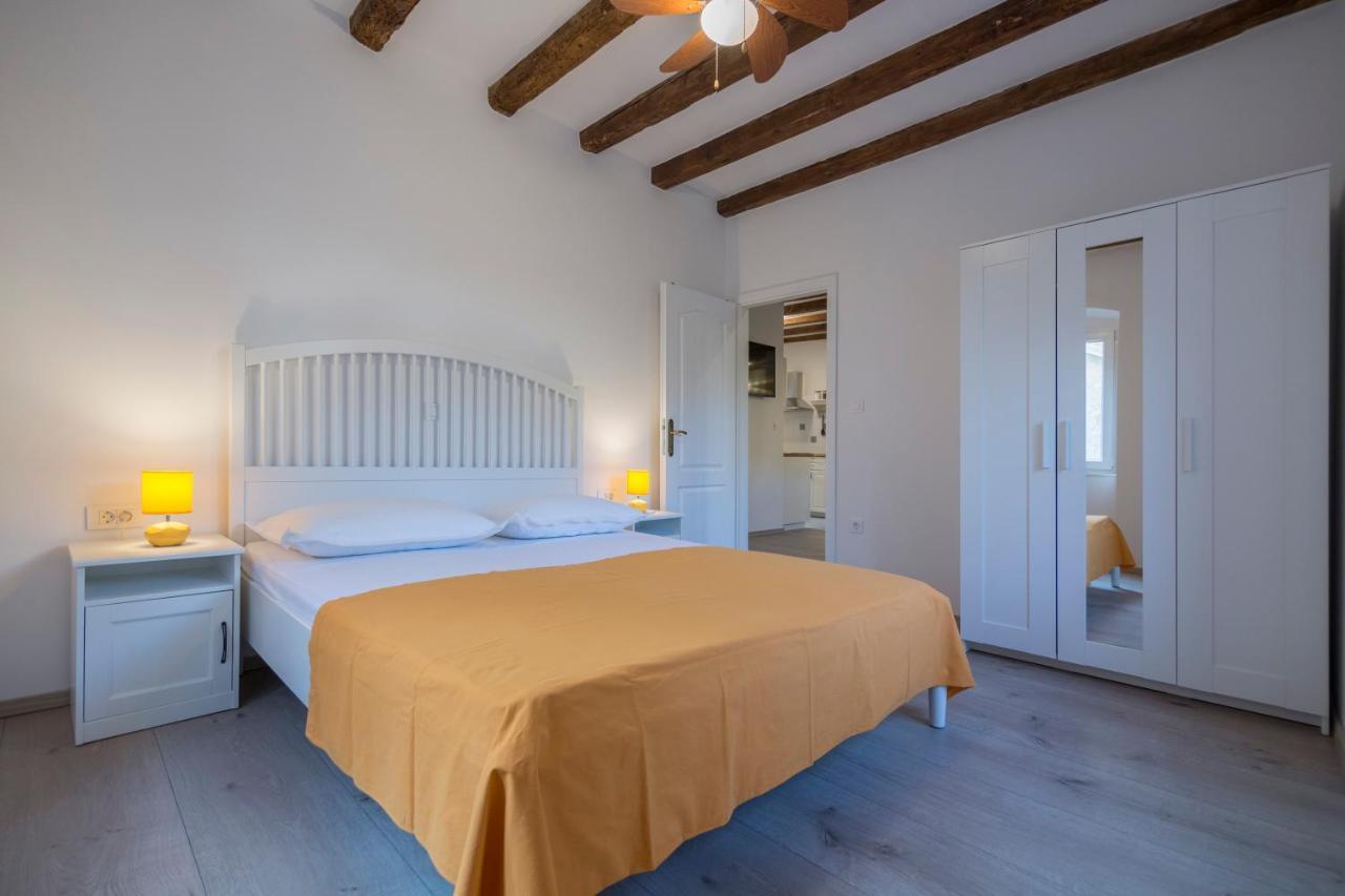 Apartments Bepi Komiza Ngoại thất bức ảnh