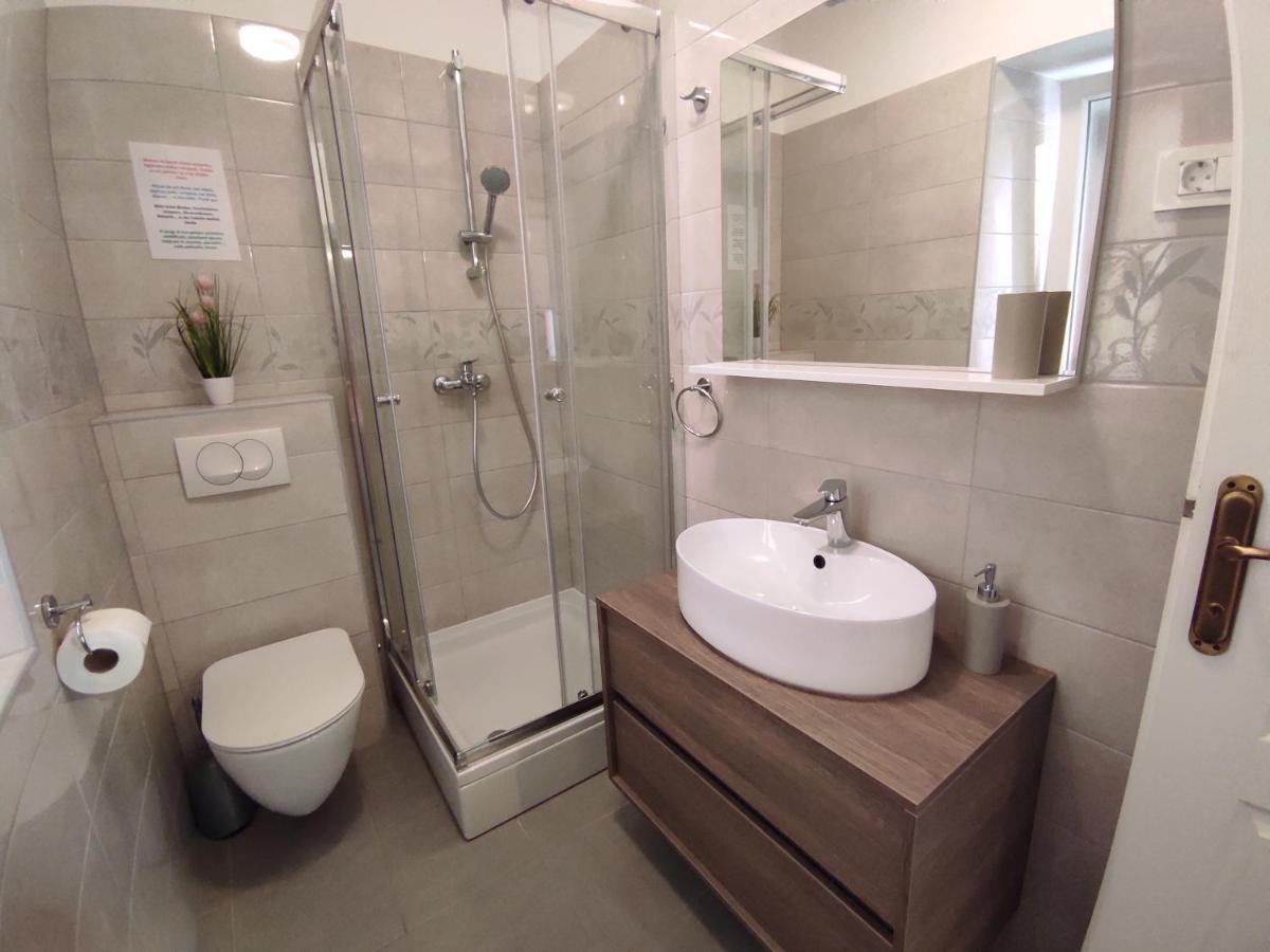 Apartments Bepi Komiza Ngoại thất bức ảnh